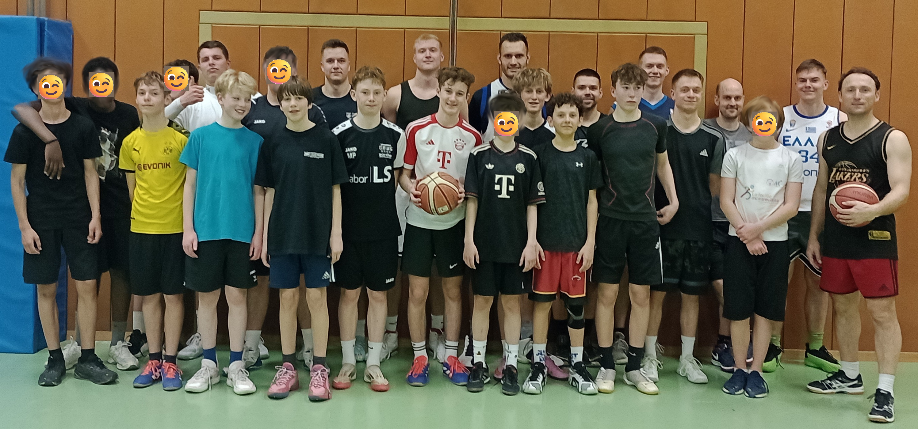 Teilnehmer der Basketball-Night 2026 in der Sporthalle